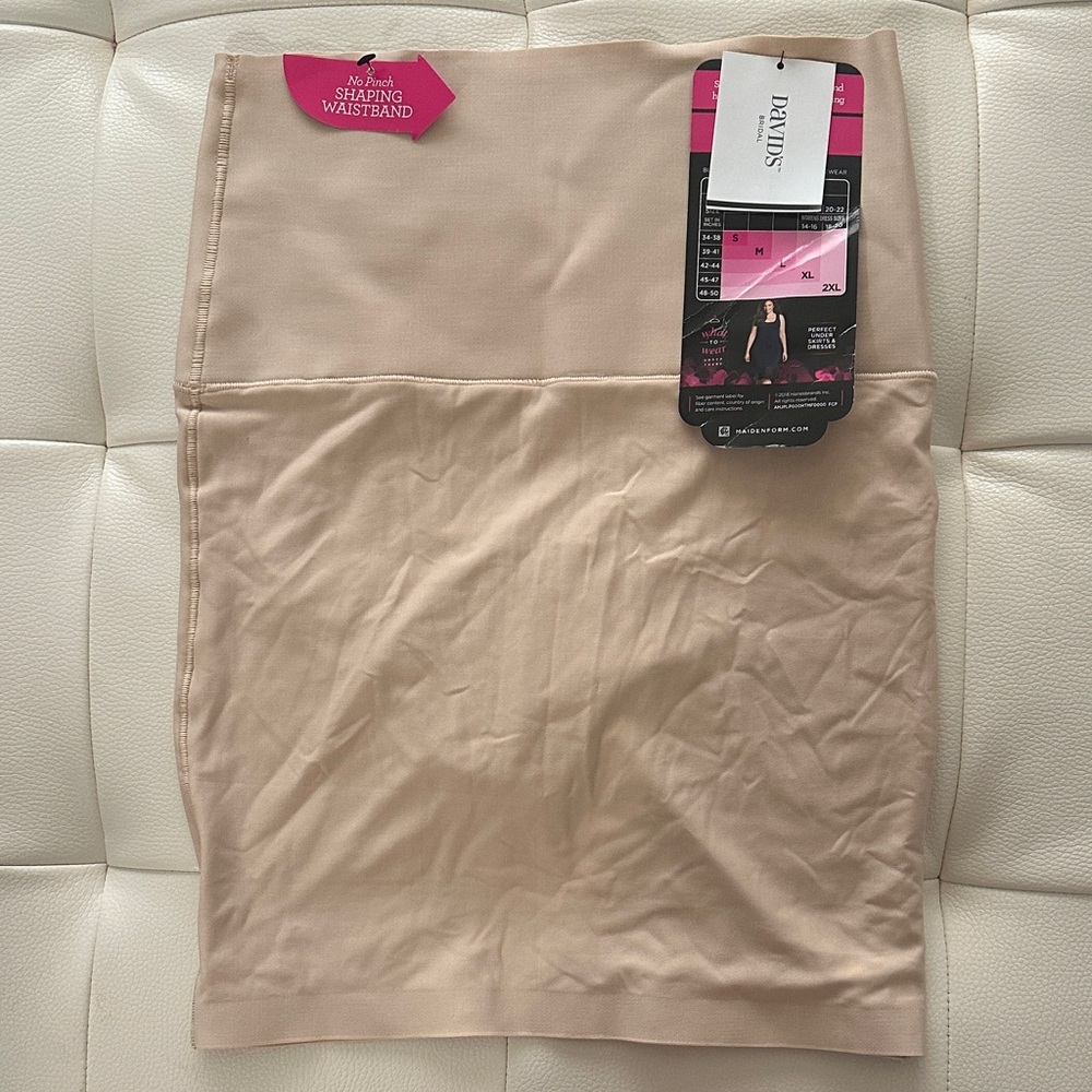 Maidenform No Pinch Shapewear in Nude-Size M